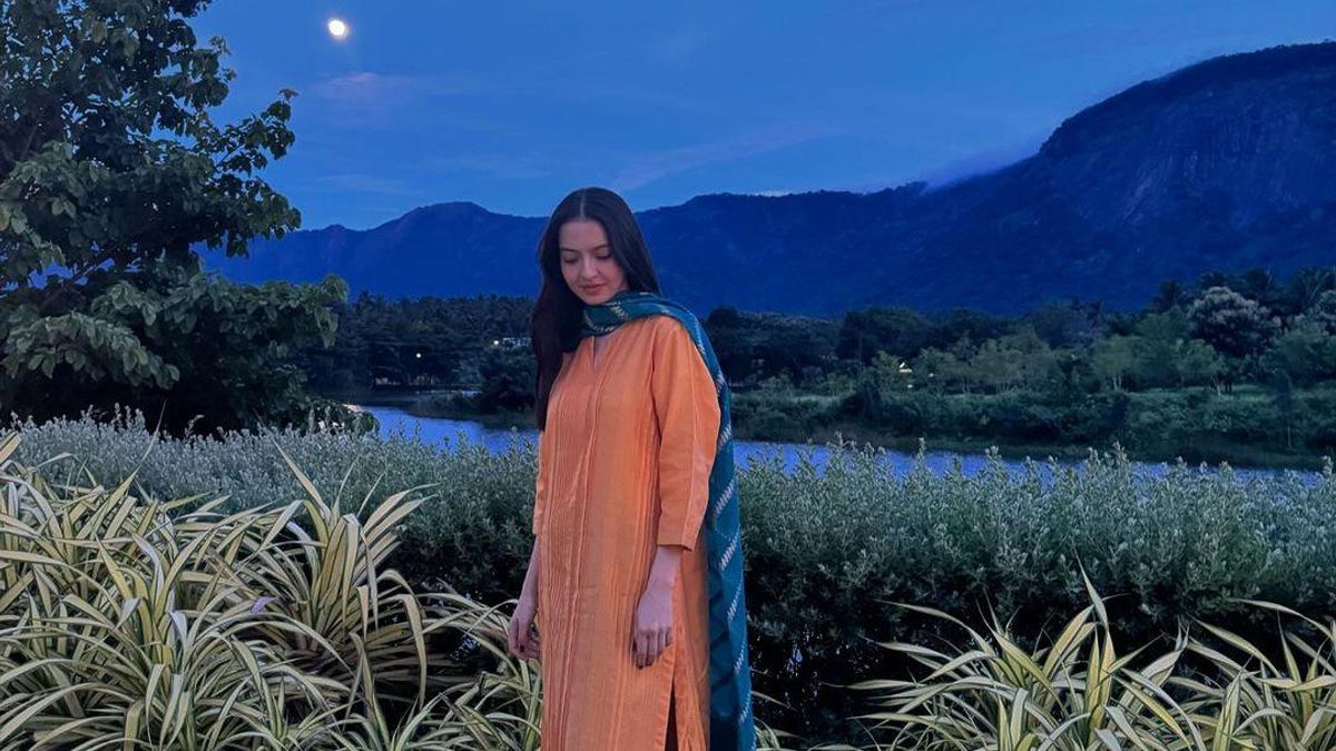 Admits Life Is Calmer After Being Close To Nature, Here Are 6 Portraits Of Raline Shah Participating In A Meditation Camp In India