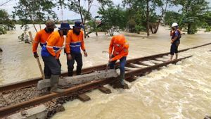 Rel Banjir, PT. KAI Kembali Batalkan Keberangkatan Kereta Api Daop 1 Jakarta Hari Ini