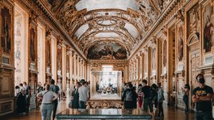 Polisi Kembali Tangkap 5 Tersangka Pencurian Koleksi Museum Louvre