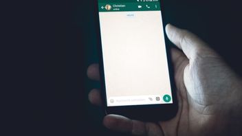 WhatsApp développe un bouton de partage de statut pour les contacts spécifiques