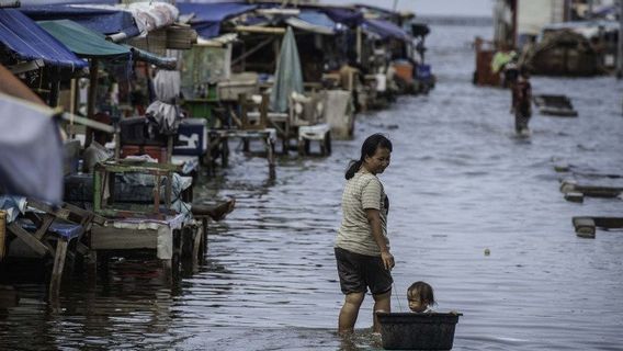 东爪哇沿海居民被敦促提防罗布洪水对拉尼娜现象的影响