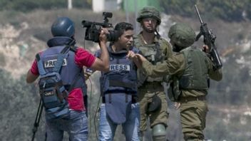 Indonesian Journalist of the Gaza Flotilla Sends Emergency Message after Being Kidnapped by Israel