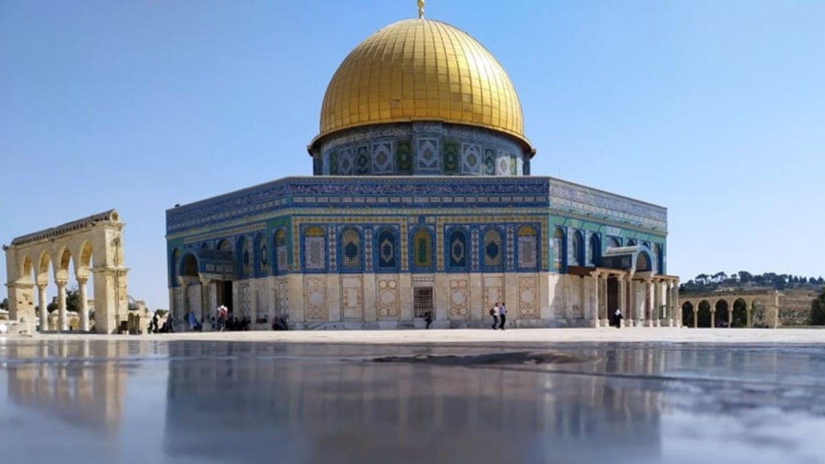 حظر المسلمين لكن اليهود الإسرائيليين يسمح لهم بالعبادة في قبو المسجد الأقصى
