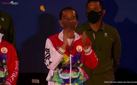 Dengar Lagu Papua Asai Bori Yambe Yoper, Jokowi Berjoget Sambil Tepuk Tangan