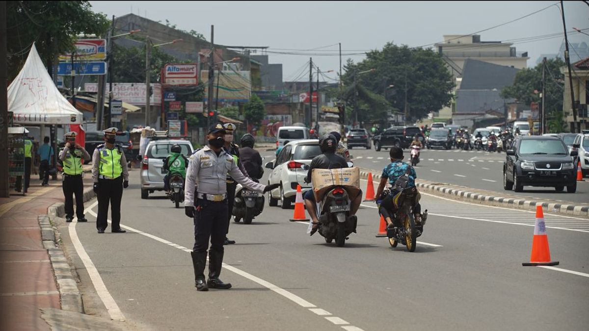 Empêcher Les Voyageurs, Ministère Des Transports Resserre Le Flux De Transport à Partir Et à L’aide De Jakarta