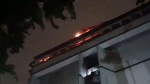 Rooftop Hotel di Kawasan Cikini Menteng Terbakar, Tidak Ada Korban Jiwa