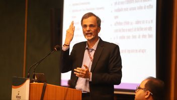 経済顧問: インドはソーシャルメディアへのアクセス年齢制限を検討すべき