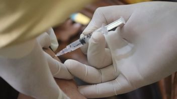 Diingatkan IDI, Vaksin Penting di Tengah Sirkulasi COVID-19 Tak Terprediksi