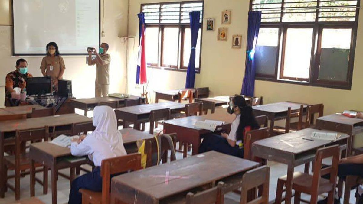 260 Elementary To Middle School Study Rooms In Garut Damaged, Dangering Students