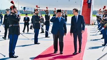 Presiden Prabowo Tiba di Paris, Seskab Teddy: Kunjungan Resmi untuk Perkuat Kerja Sama Strategis RI - Prancis