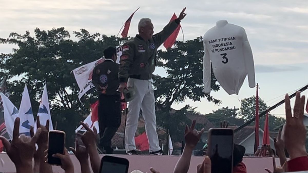 Ganjar Pranowo Asks His Supporters In Banyuwangi To Approach The Community To Win Total