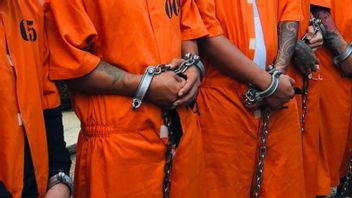 بادونغ - ألقت الشرطة القبض على 5 من مرتكبي عصابات أعضاء القوات المسلحة الإندونيسية في بادونغ