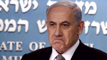 네타냐후는 그의 죽음에 대한 소문이 퍼지자 커피를 마시면서 나타났습니다.