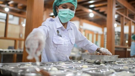 协调部长Zulhas:有问题的SPPG暂时关闭,以进行评估和调查