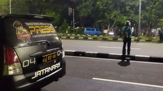 Police Chase Teenager Gang Attacking Joint Officers While On Guard In Cipinang