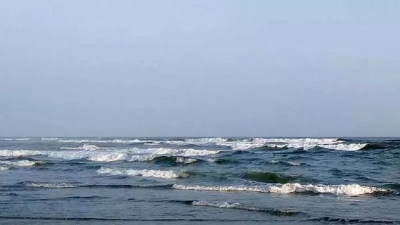 in, la détection de la détection de deux baguettes de cyclone potentiellement renforcées dans les eaux indonésiennes