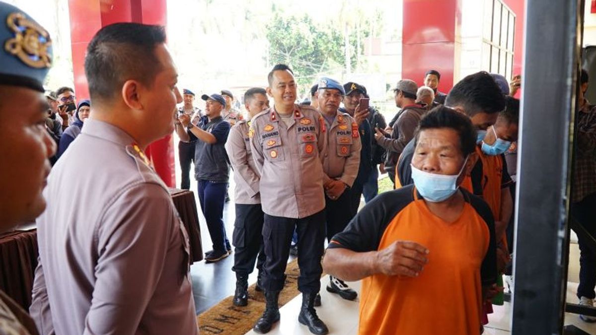 5 auteurs d’abus d’influence motos, à partir de Cekok demandé d’argent pour le stationnement