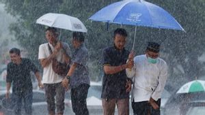 BMKG Prediksi Hujan Ringan hingga Lebat Guyur Jabodetabek Senin Sore