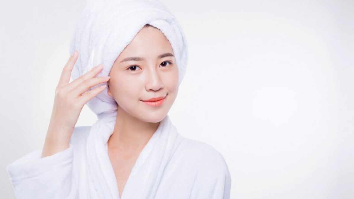 漂白による皮膚の損傷を克服する8つの方法は、健康を取り戻すためにそれを適用してみてください