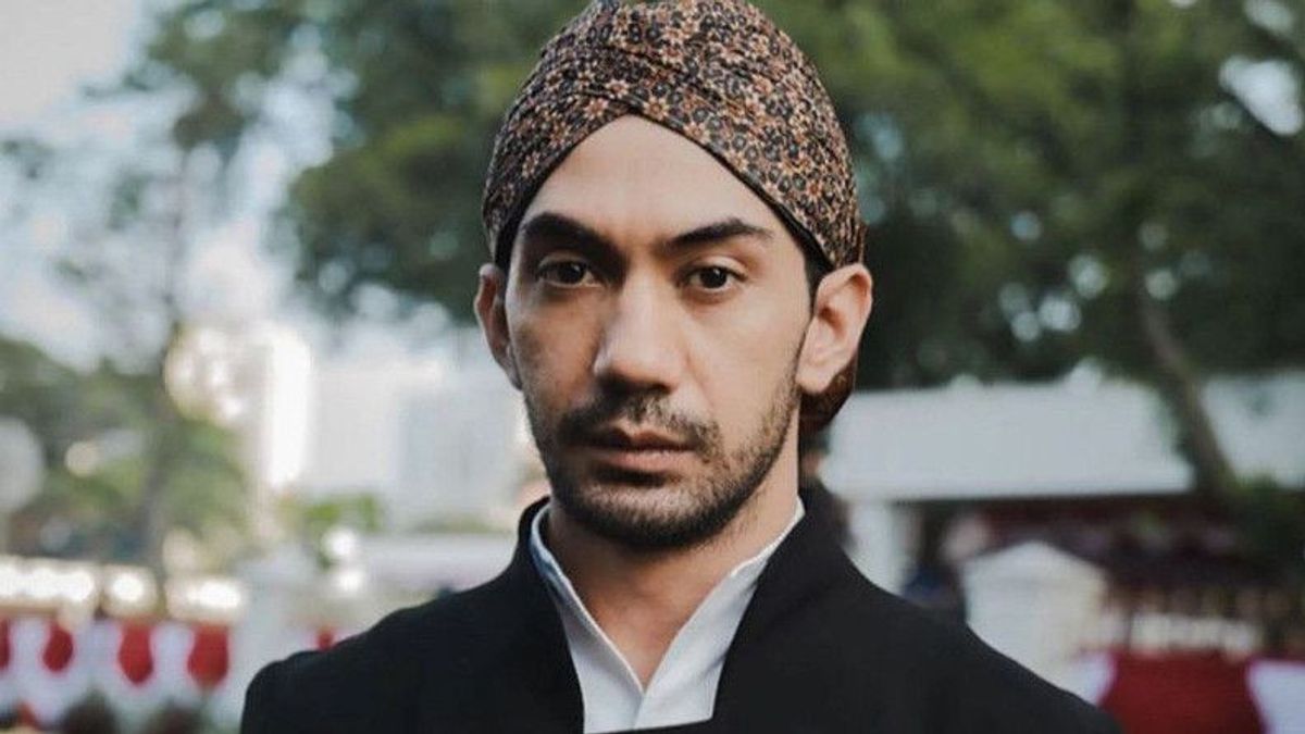 Presidential Candidate For Reza Rahadian's Choice