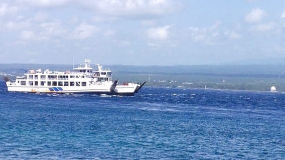 Two Passenger Ships In Jembrana Lost Control Due To Being Pushed By Strong Currents