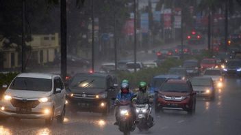 天気予報:BMKGは、いくつかの州で大雨を予測