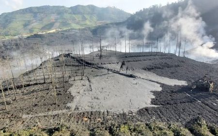 Wisatawan Diingatkan Tak Dekati Kawah Sileri Dieng yang Sempat Erupsi Freatik