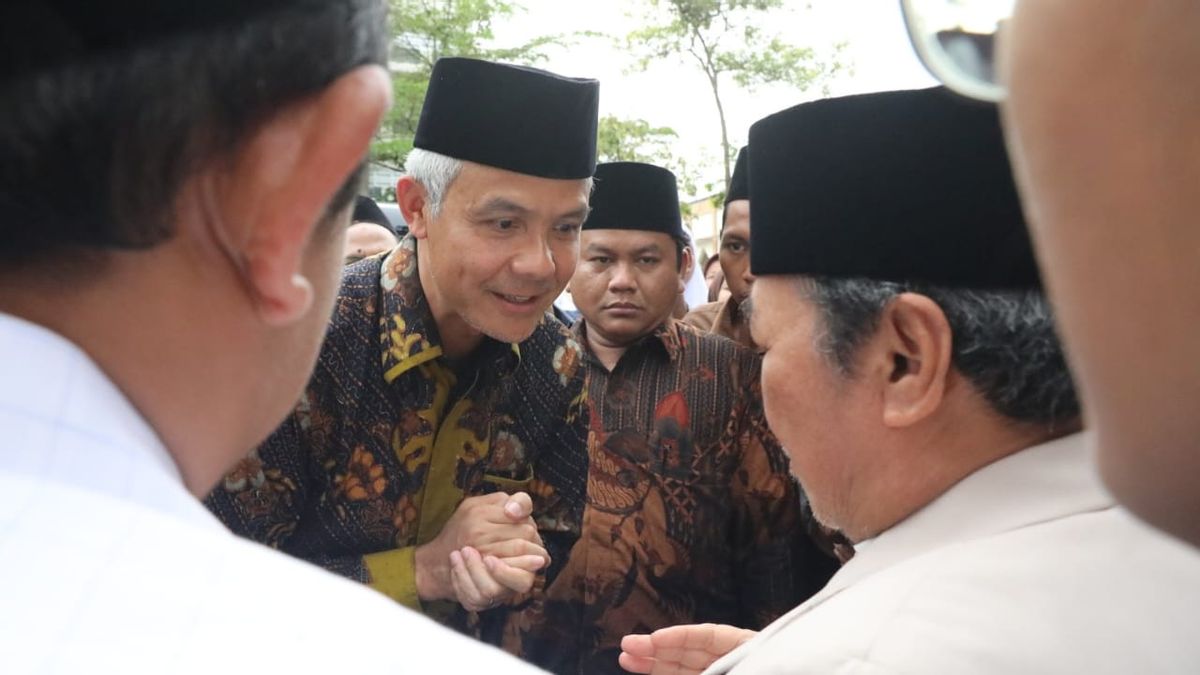 Ganjar Pranowo Visits KH Muh Musthofa Aqil Siroj, Recalling The Story With Mbah Moen