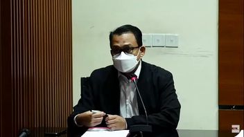寻找其他各方的参与，KPK对Azis Syamsuddin判决进行分析