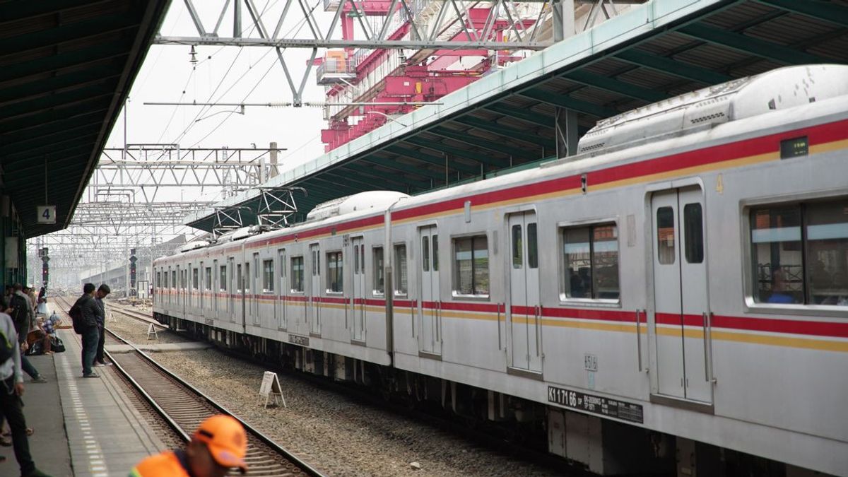 Starting October 15 During The Transitional PSBB, KRL Operates Until 22.00 WIB