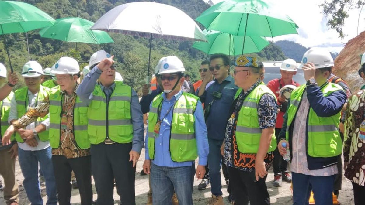 Wabup Ingkong Ala Puji Progres 建设Kayan Alami River PLTA 进步