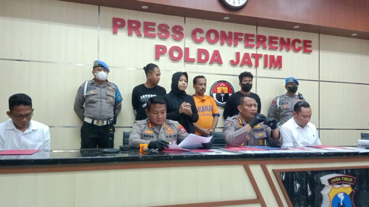 东爪哇地区警察部署蒂姆苏斯布鲁2逃劫匪拉姆丁 布利塔尔市长