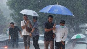 Waspada Banjir! Cuaca Jakarta 9 Juli: Hujan di Sore-Malam Hari