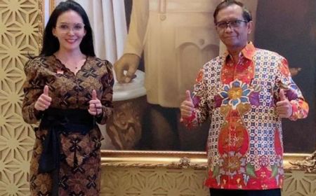 Kenang Ucapan Gus Dur, Rieke Diah ke Mahfud MD: Ini Jalan dari Allah untuk Kembalikan Marwah MK