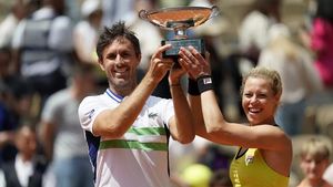 Perjalanan Unik Roger-Vasselin/Siegemund Raih Juara Ganda Campuran Roland Garros 2024