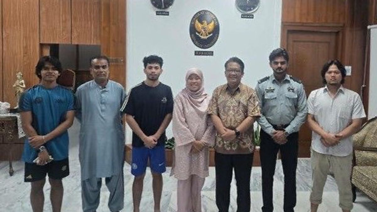 मंत्रालय ने अरब सागर में नाव पर हमले के पीड़ित तीन भारतीय नाविकों की वापसी की सुविधा प्रदान की