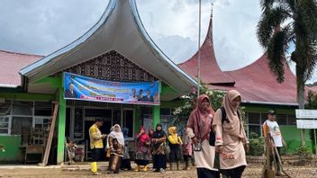 A Number Of Schools In West Sumatra Need Heavy Equipment To Relocation Options