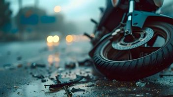 警察地铁揭露在Kampung Rambutan Terminal前被巴士碾压的2人死亡事件