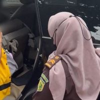 Lagi Asyik Nongkrong di Kafe, Buronan Kasus Penipuan Ditangkap Jaksa