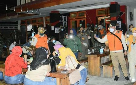 Cafe Bell Rock Cafe di Kota Palu Didenda Rp2 Juta karena Buka di Atas Pukul 21.00