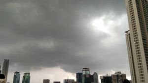 Prakiraan Cuaca BMKG: Mayoritas Kota Besar di Indonesia Diprakirakan Berawan, Sementara Jakarta Hujan-Petir