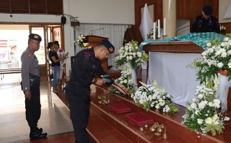 Bersama Tim Penjinak Bom Polda DIY, Polres Lakukan Sterilisasi 5 Gereja di Bantul