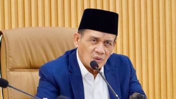 Wamenag Tanggapi Gus Elham Cium Anak Perempuan: Tidak Pantas