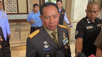 قائد القوات المسلحة الإندونيسية يستخدم نهجا 
