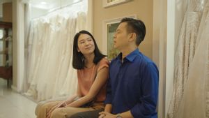 Soal Pernikahan Ada Baiknya Belajar dari Kisah Erwin dan Natalie di Cek Toko Sebelah 2