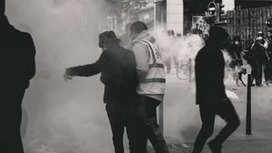 Polisi Tembakkan Peluru Karet hingga Gas Air Mata Bubarkan Demo Mahasiswa di Parlemen Nepal