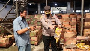 Polres Kediri Lakukan Sidak Minyak Goreng di Gudang Distributor, Stok Aman