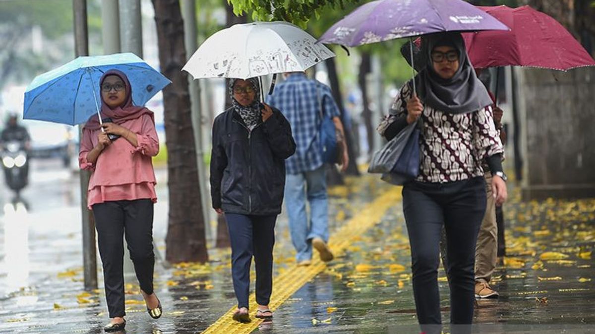 天气 10月4日,雅加达有机会在周五下午下雨