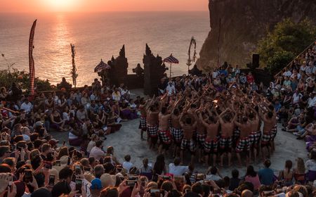 Wisman yang Terlewat Langsung Bayar Pungutan Saat Disidak di Uluwatu