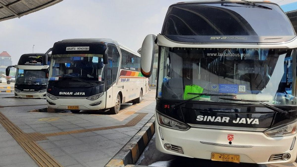 تم بيع تذاكر حافلة AKAP في محطة بولو جيبانغ في 27-30 أبريل قبل العودة إلى الوطن